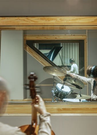 one-soul-studio-recording-drum-kit-mic-session-3